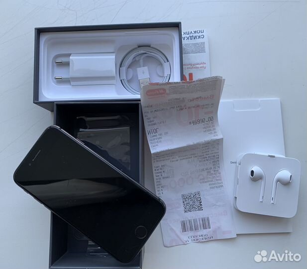 Телефон iPhone 8 64 gb black