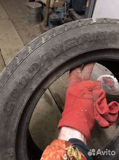 Goodyear Ice Navi Zea 215/55 R17