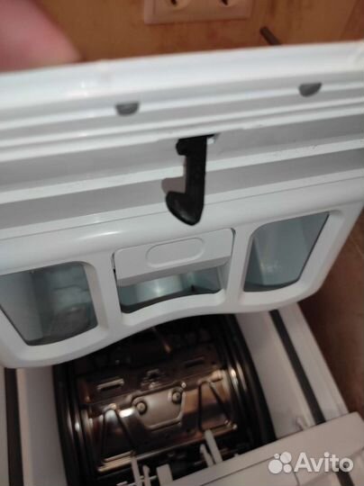 Крючок для крышки стиральной машины Midea