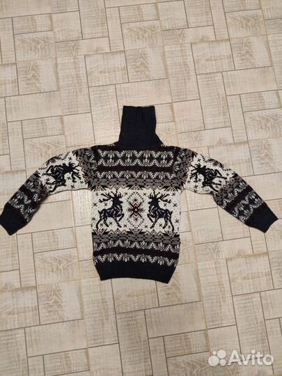 Свитер теплый