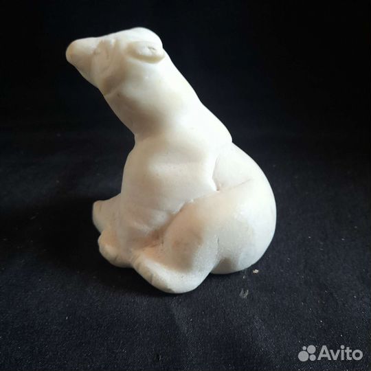 Винтажная статуэтка из мрамора Белый медведь