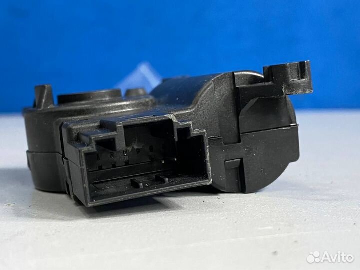 Моторчик заслонки отопителя Ивеко Стралис