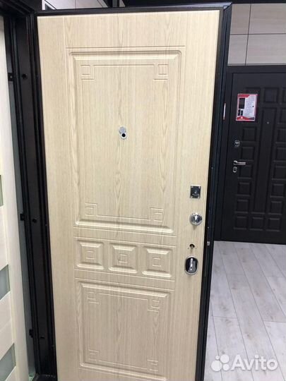 Дверь входная металлическая