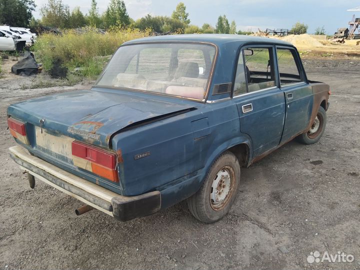 В разборе 2105 запчасти