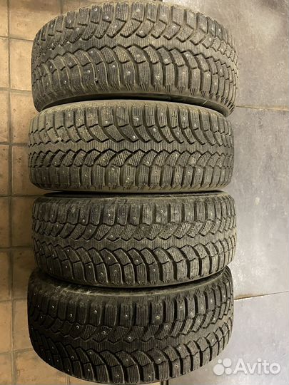 Bridgestone Blizzak Spike-01 205/55 R16
