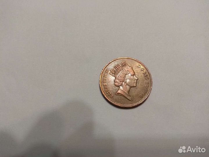 Монеты TWO pence, ONE того