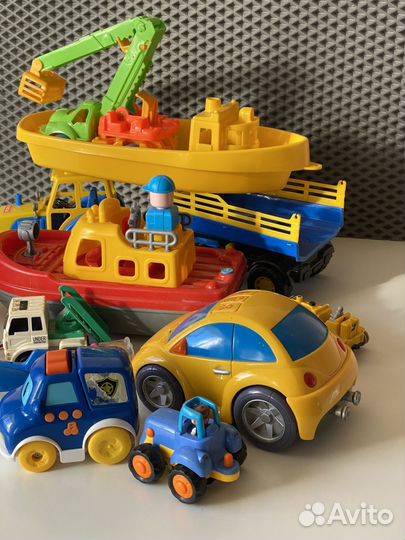 Пакетом игрушки для мальчика