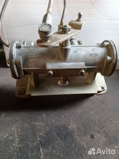 Стеклоочиститель пневматический ЗИЛ