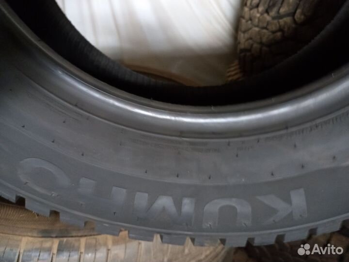 Kumho WinterCraft Ice WI31 215/65 R16 98T