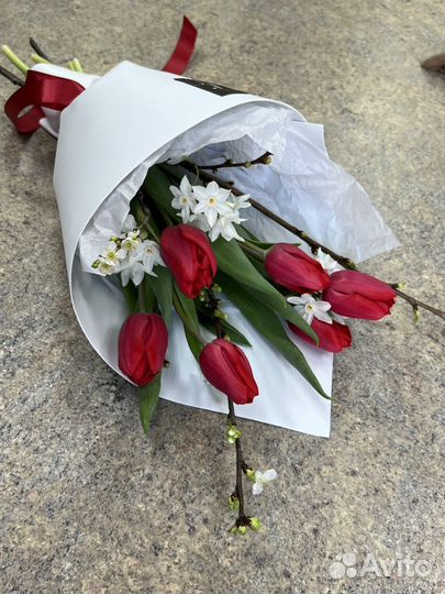 Тюльпаны, нарциссы, мимоза