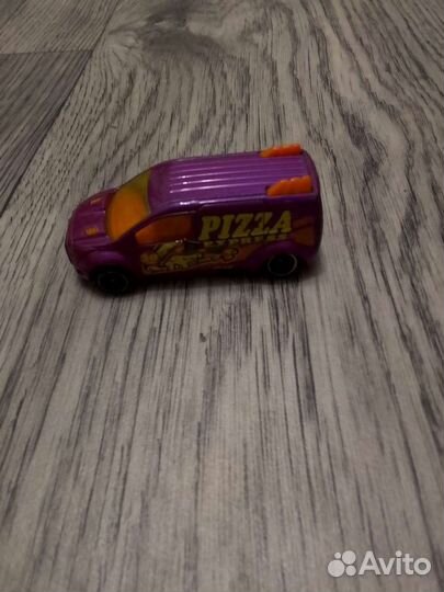 Игрушечная машинка HotWheels