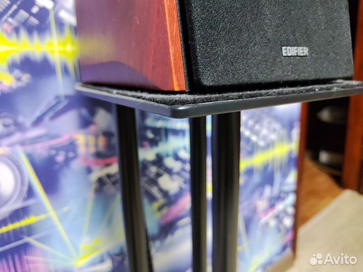 Стойки под акустику