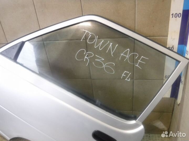 Дверь передняя левая Toyota Town Ace