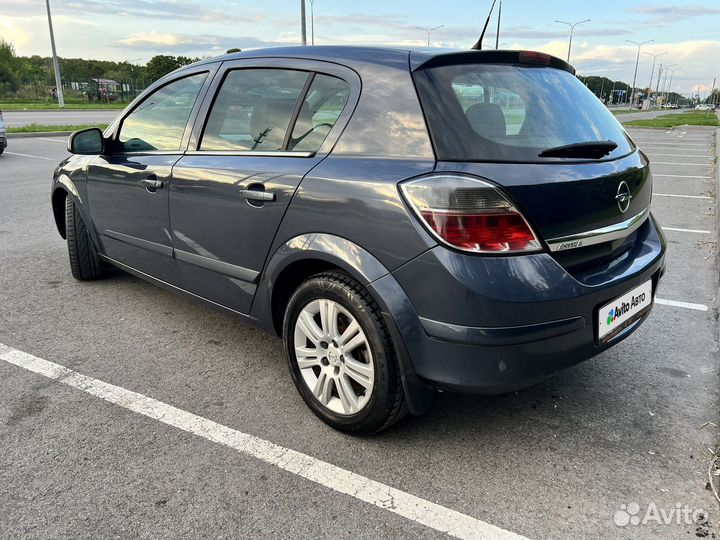 Opel Astra 1.8 AT, 2010, 275 700 км