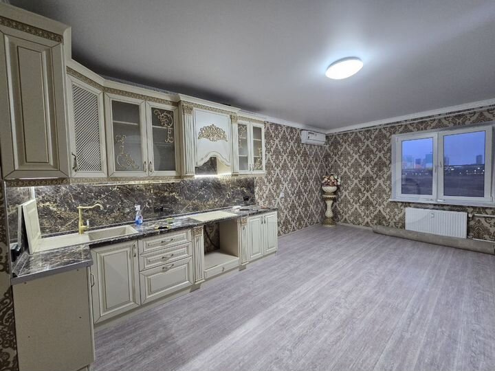 2-к. квартира, 69 м², 8/17 эт.