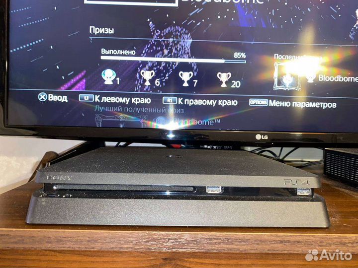 Sony playstation 4 PS4 slim 1tb