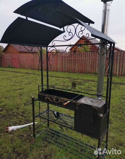 Мангал с крышей