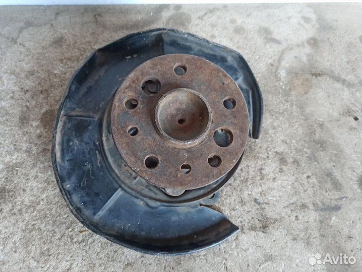 Ступица в сборе задняя правая Toyota Camry V30