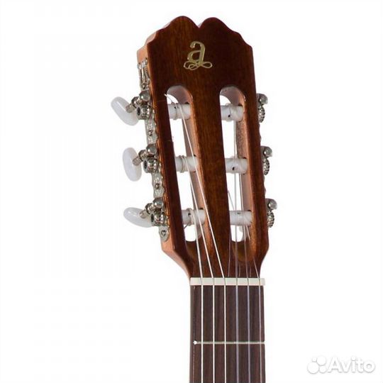 Электроакустическая классическая гитара Admira Jua