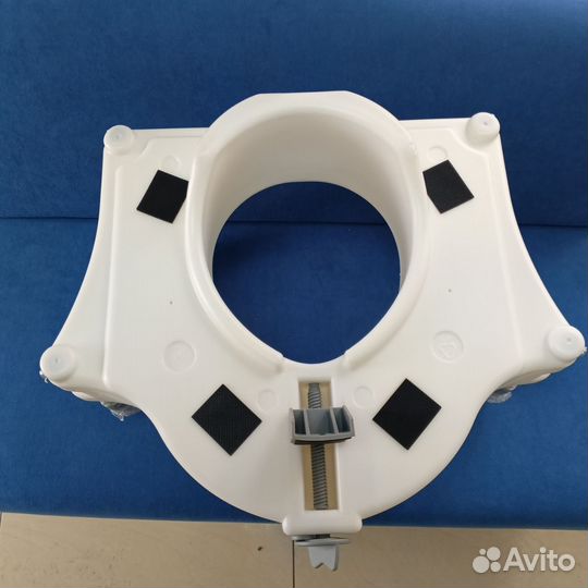 Сиденье для унитаза с поручнями Ergoforce E 0902