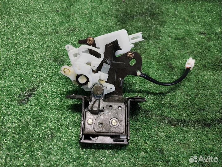 Замок крышки багажника Mazda 3 (BK) 2005