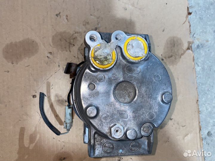 Компрессор кондиционера Volvo 2.4л