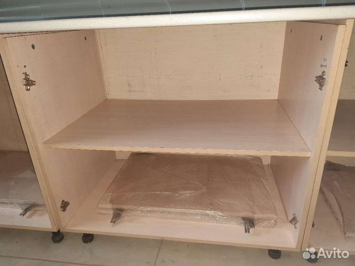 Столешница для кухни 3 метра с шкафами
