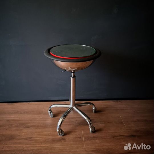 Барный столик на колесах