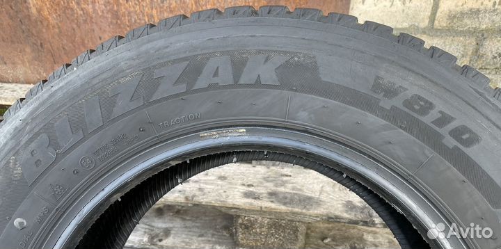 Bridgestone Blizzak W810 225/65 R16C