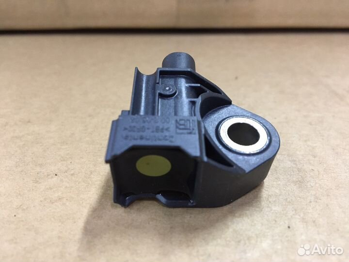 Датчик удара Mercedes W213