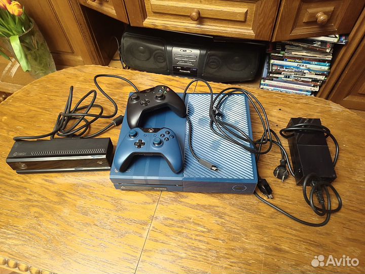 Xbox One Forza Limited Edition + Xbox 360 + 35 игр