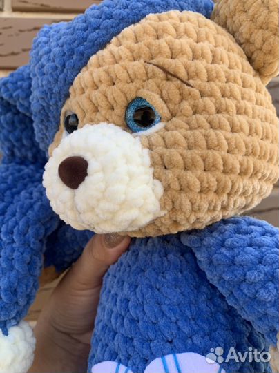 Вязаный плюшевый мишка