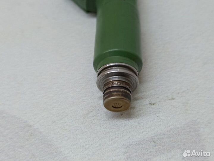 Форсунка топливная Toyota Avensis ZZT251 1ZZ-FE