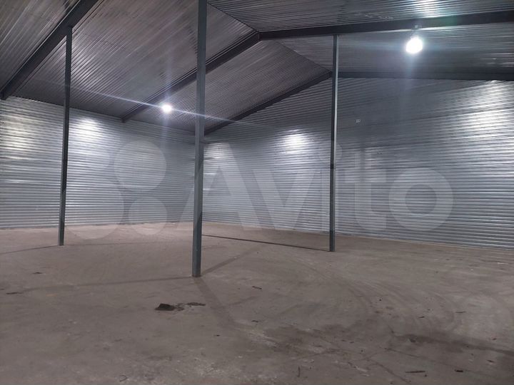 Утепленный склад, 1300 м². 1 этаж. Ворота 4,5*3,0