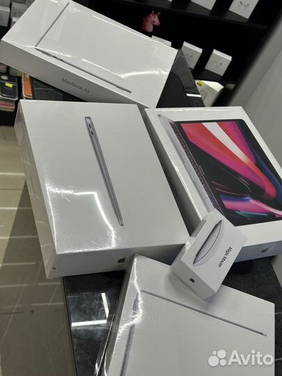 MacBook Pro 13 M2 8/256GB Touch Bar - Silver Новые