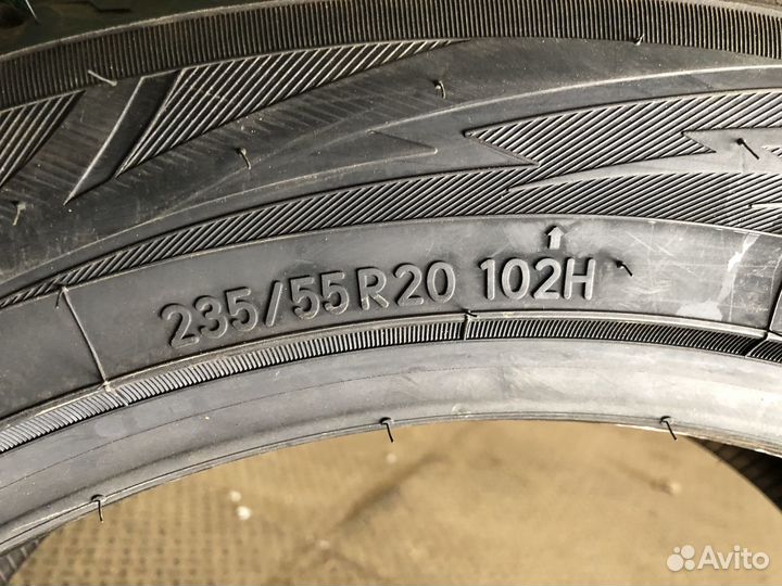 Toyo Observe GSi-6 LS 235/55 R20 102H