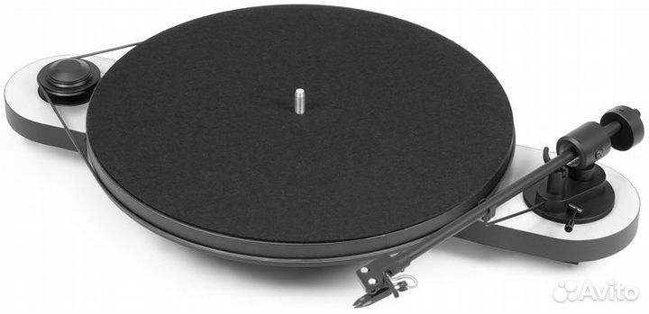 Проигрыватель винила Pro-Ject Elemental white/blac