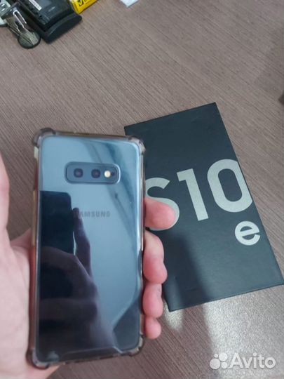 Samsung Galaxy S10e, 6/128 ГБ