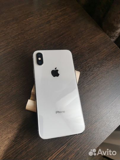 iPhone Xs, 64 ГБ