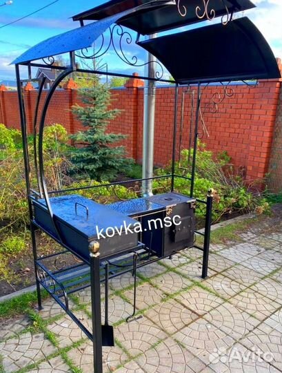 Мангал с крышей