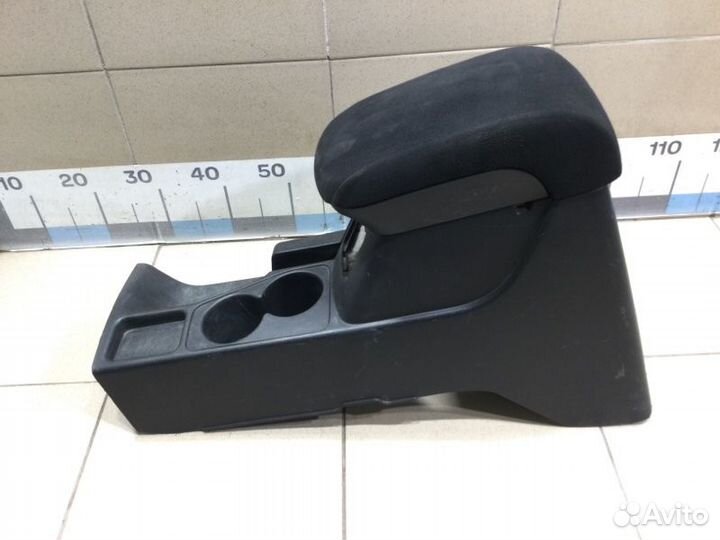 Подлокотник Mitsubishi Pajero/Montero Sport KH