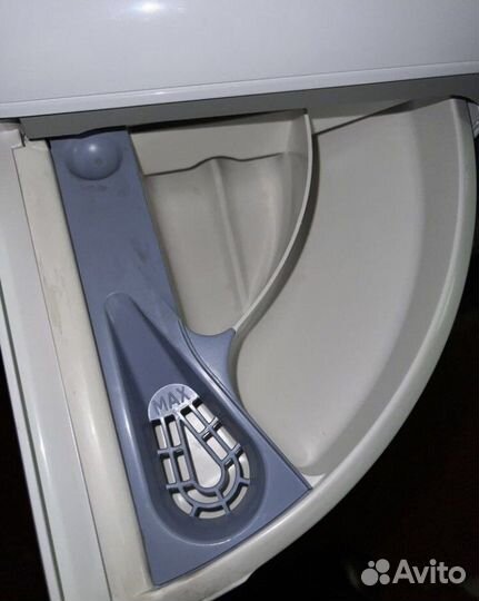 Стиралка Ariston