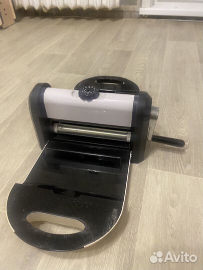 Машинка для вырубки и тиснения