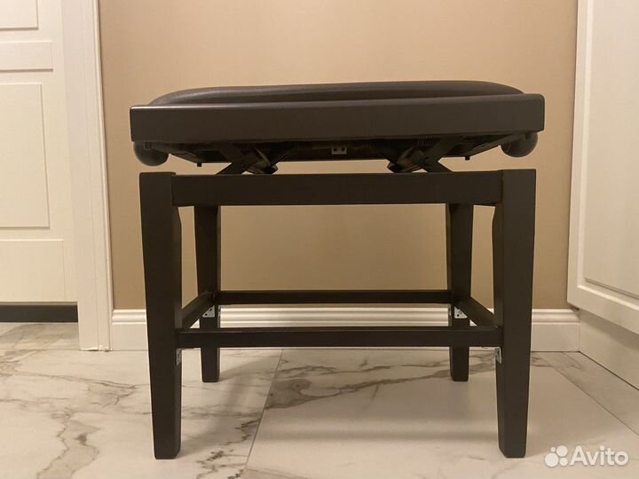 Банкетка для пианино