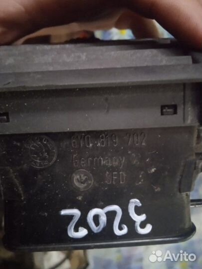 Дефлектор воздушный передний Skoda Fabia