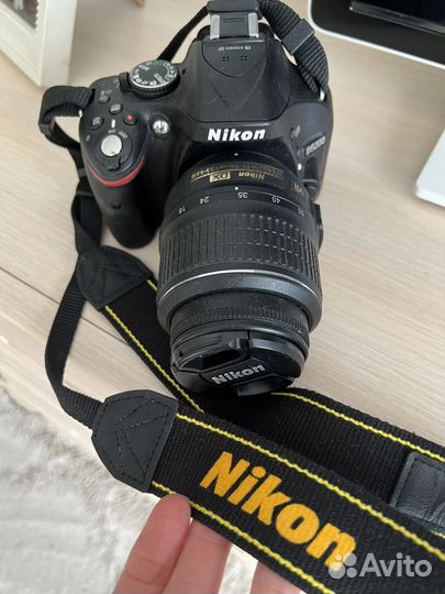 Зеркальный фотоаппарат Nikon D5200