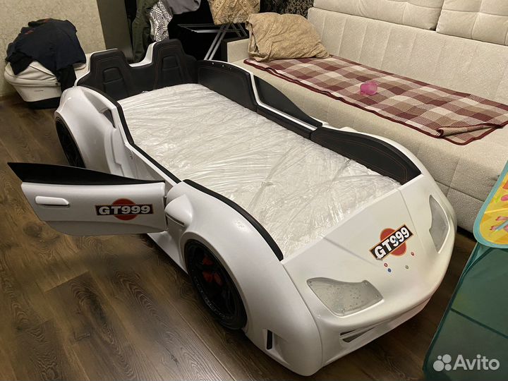 Детская кровать машина бу с матрасом