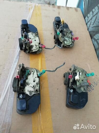 Замки дверные Chrysler Sebring Dodge Stratus 2001