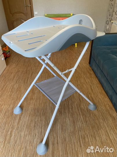 Пеленальный столик с подставкой Beaba