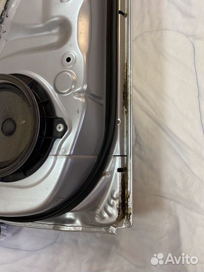 Toyota Prius 20 дверь